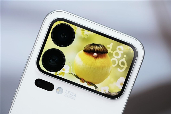 多一块屏对标iPhone 17 Pro Max!小米17 Pro Max图赏