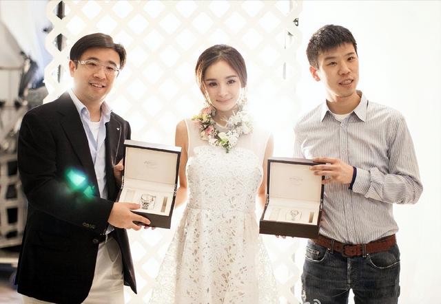 杨幂为啥这么瘦身材还能这么突出呢？网友表示：因为她是艺术品。