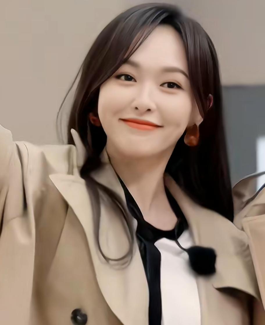 一场生日，戳穿了唐嫣的江湖地位，原来杨幂一个字都没说错