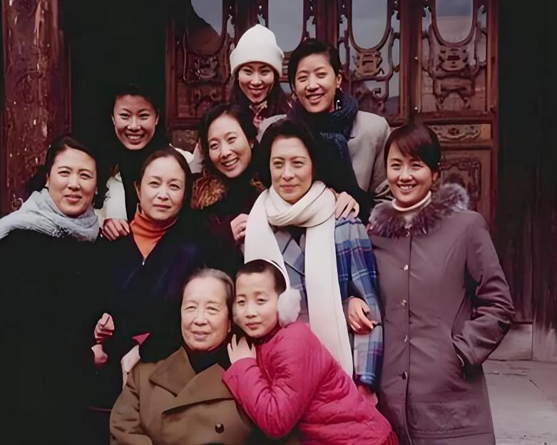 《小城大事》定档，但凡赵丽颖差一点，都压不住这5位王炸女配！