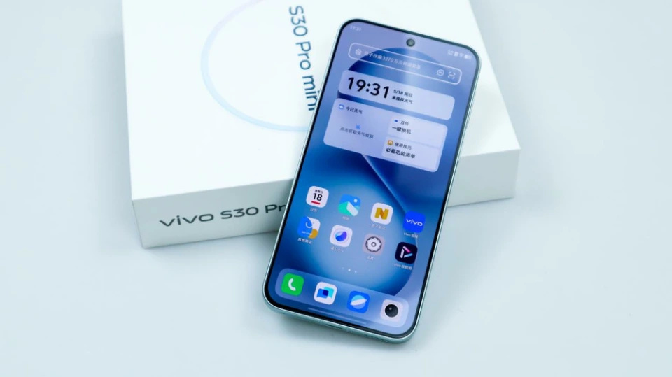 vivo果断“发飙”，从3399元跌至2943元，小尺寸直屏旗舰还变相降价