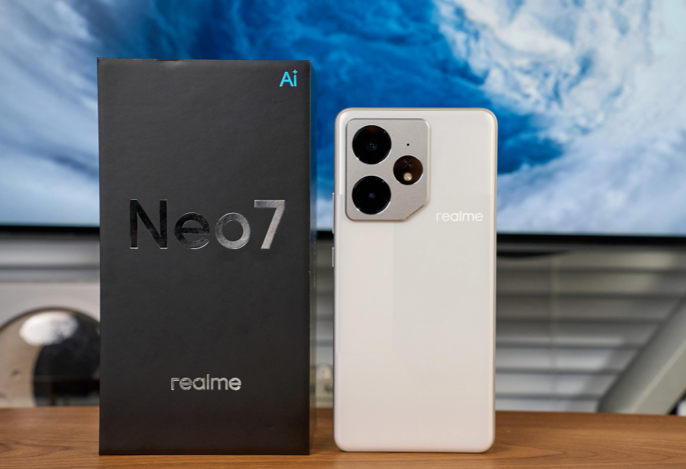 千元机市场诞生“新黑马”,天玑9300+7000mAh,如今跌至1275元起