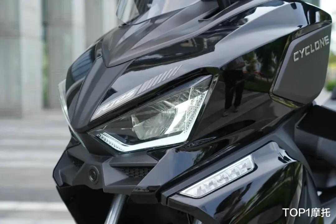 智能踏板标杆，赛科龙RT250真实测评，操控更轻更快