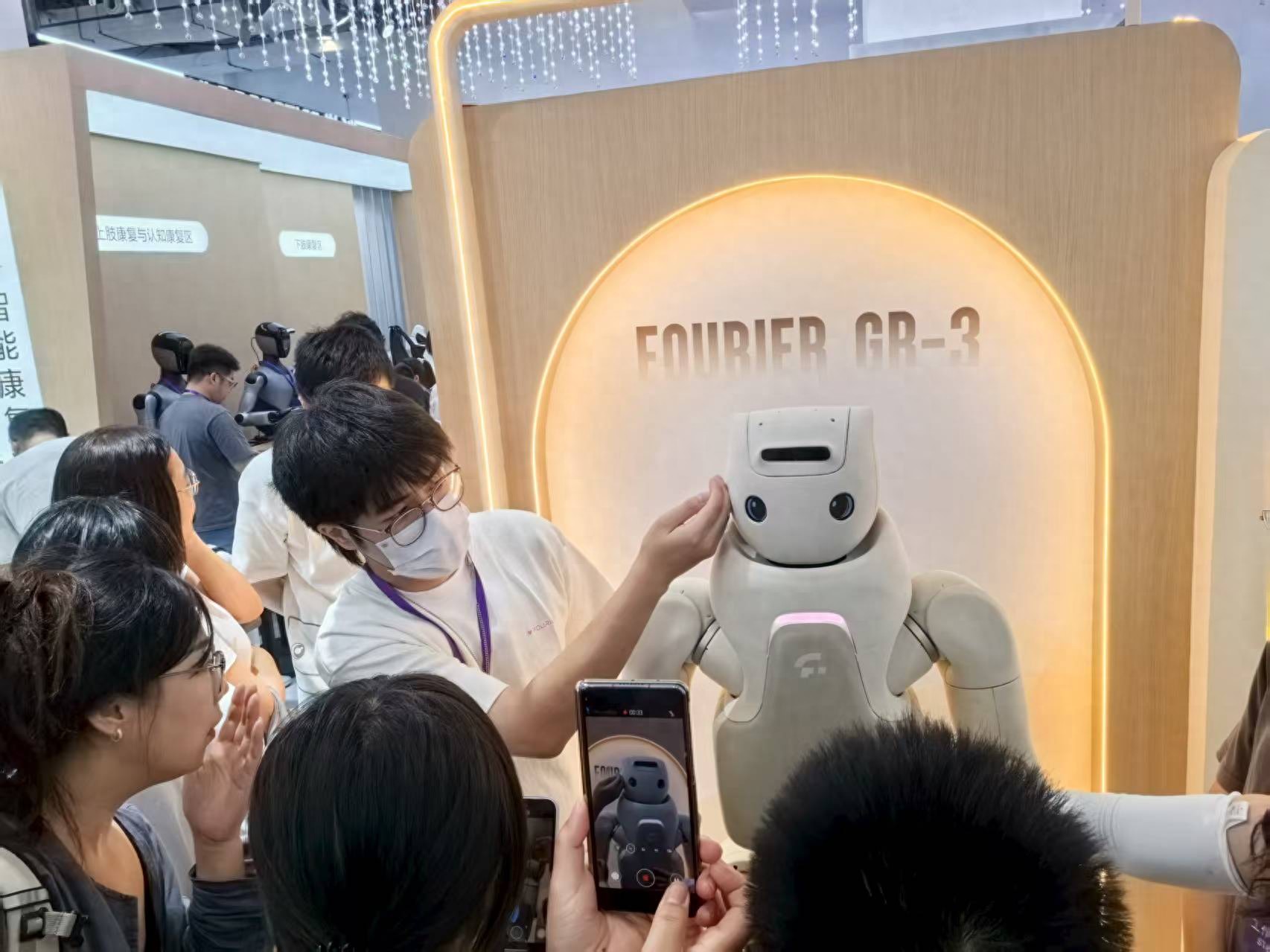 傅利葉推首款陪伴型機器人，未來瞄準康復醫院、養老院等專業場景