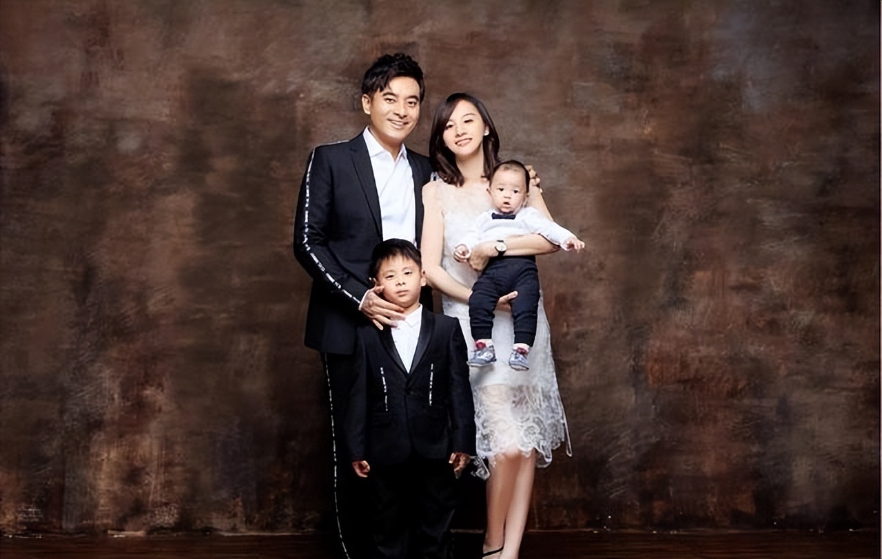 章龄之：和薛之谦分手后，闪婚认识15天的陈龙，如今她后悔吗？