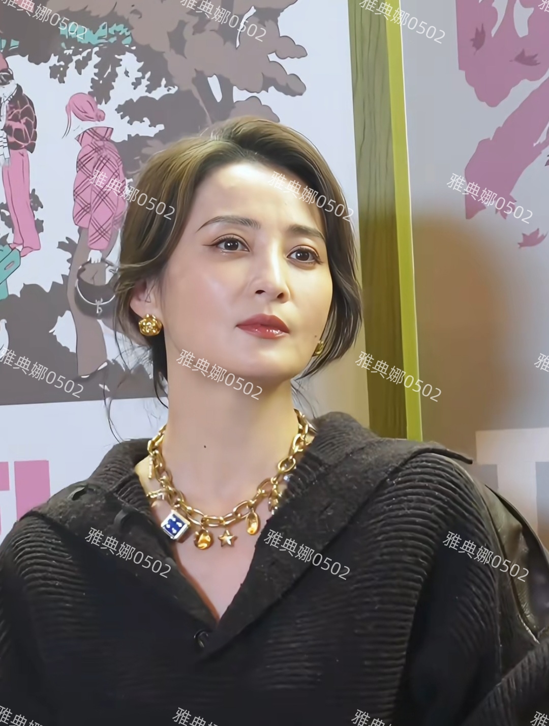 蒋勤勤太好看了，是那种无美颜无滤镜的硬美，50岁依然一眼惊艳!