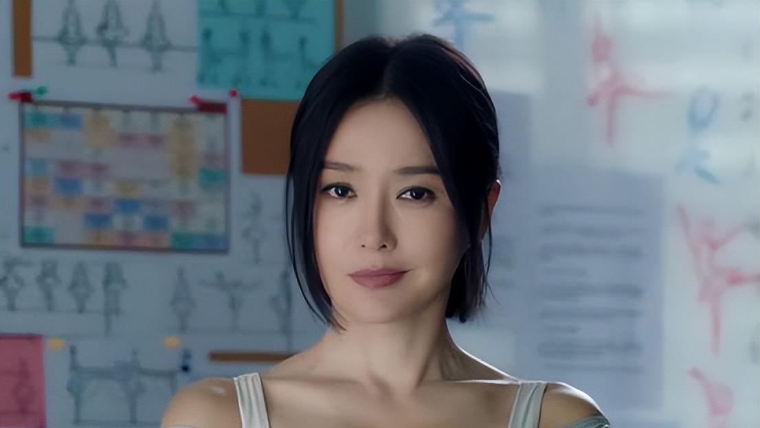 女演员长相很重要，《亦舞之城》46岁秦岚出场，才明白什么叫身材一流