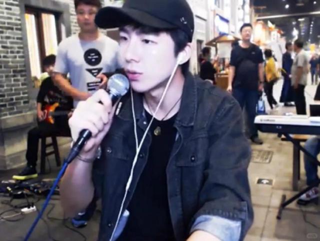 秦海璐宠着、刘涛护着,长得丑离过婚却有大咖作配,他到底啥来头