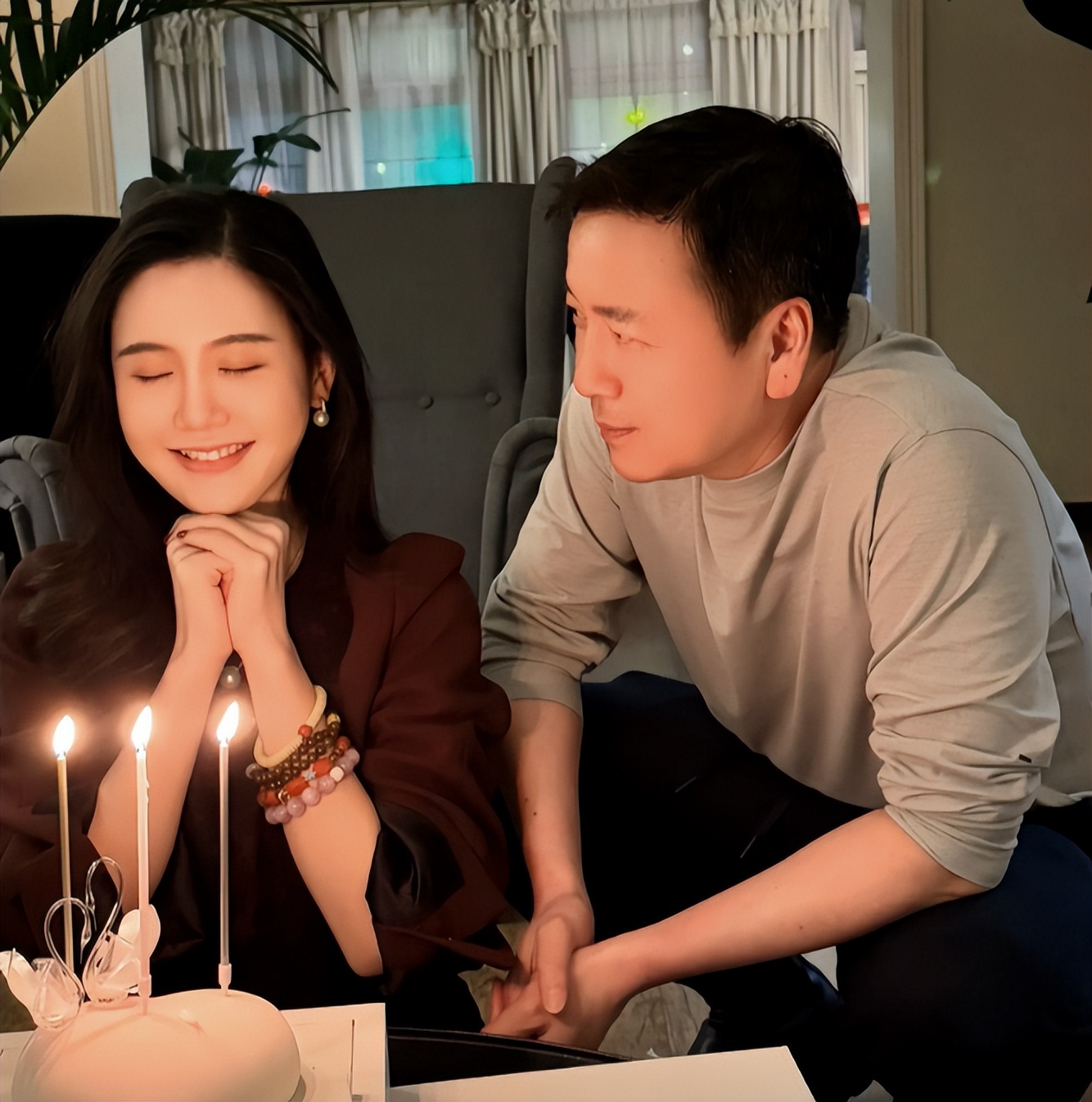 偷鸡不成蚀把米！本以为能毁掉杨钰莹，没成想自己先被扒个底朝天