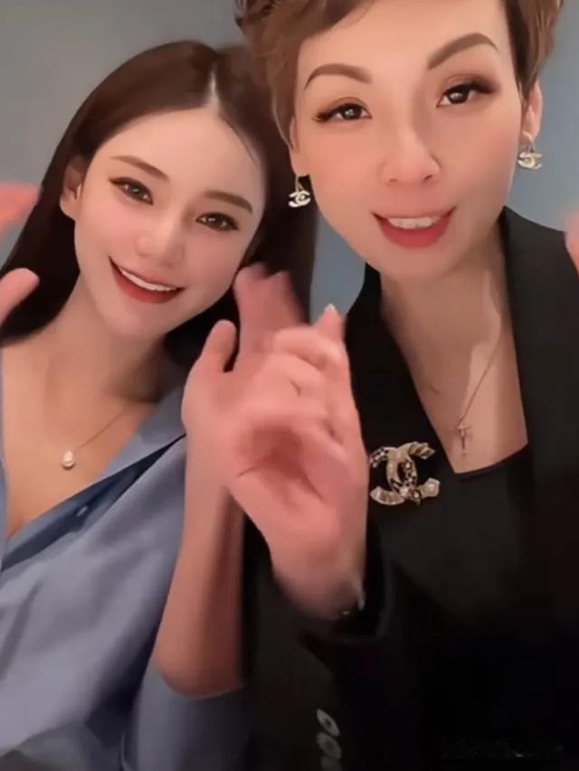 汪小菲麻六记开业马筱梅也来了,化全妆看起来超开心,心疼大S