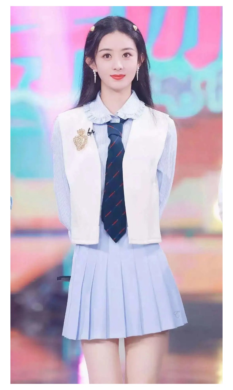 上合电影节上的杨幂，让风评够呛的赵丽颖莫名躺枪！较量已见分晓