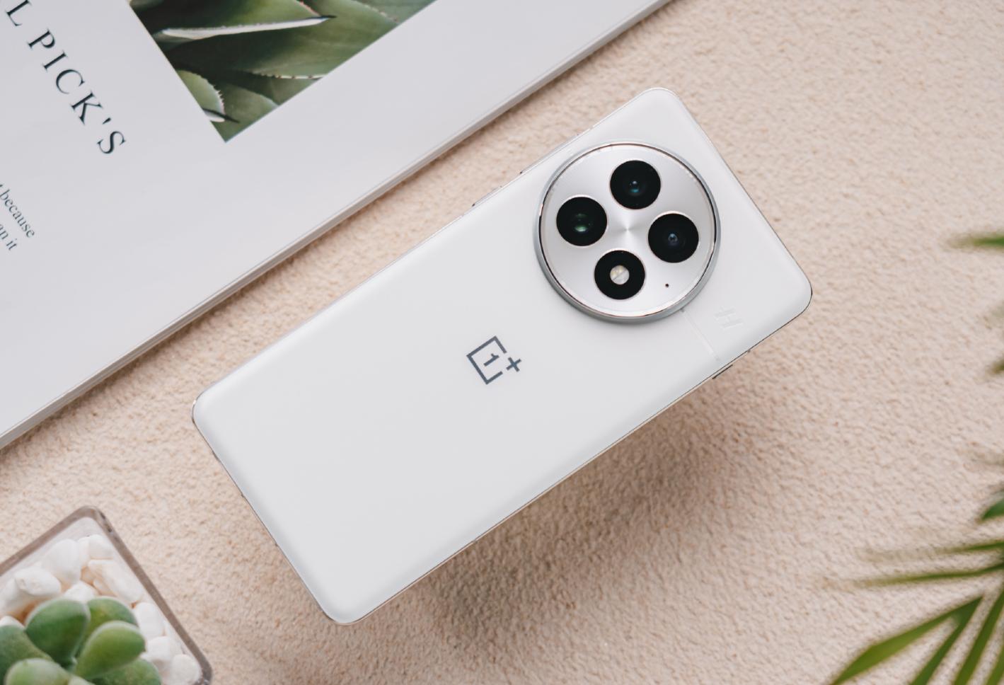 2025年“冠軍級”的3款旗艦手機，如今出現“大跳水”