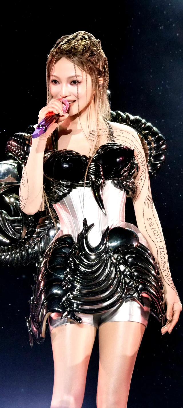 绝美演唱会造型 之张韶涵 绝美