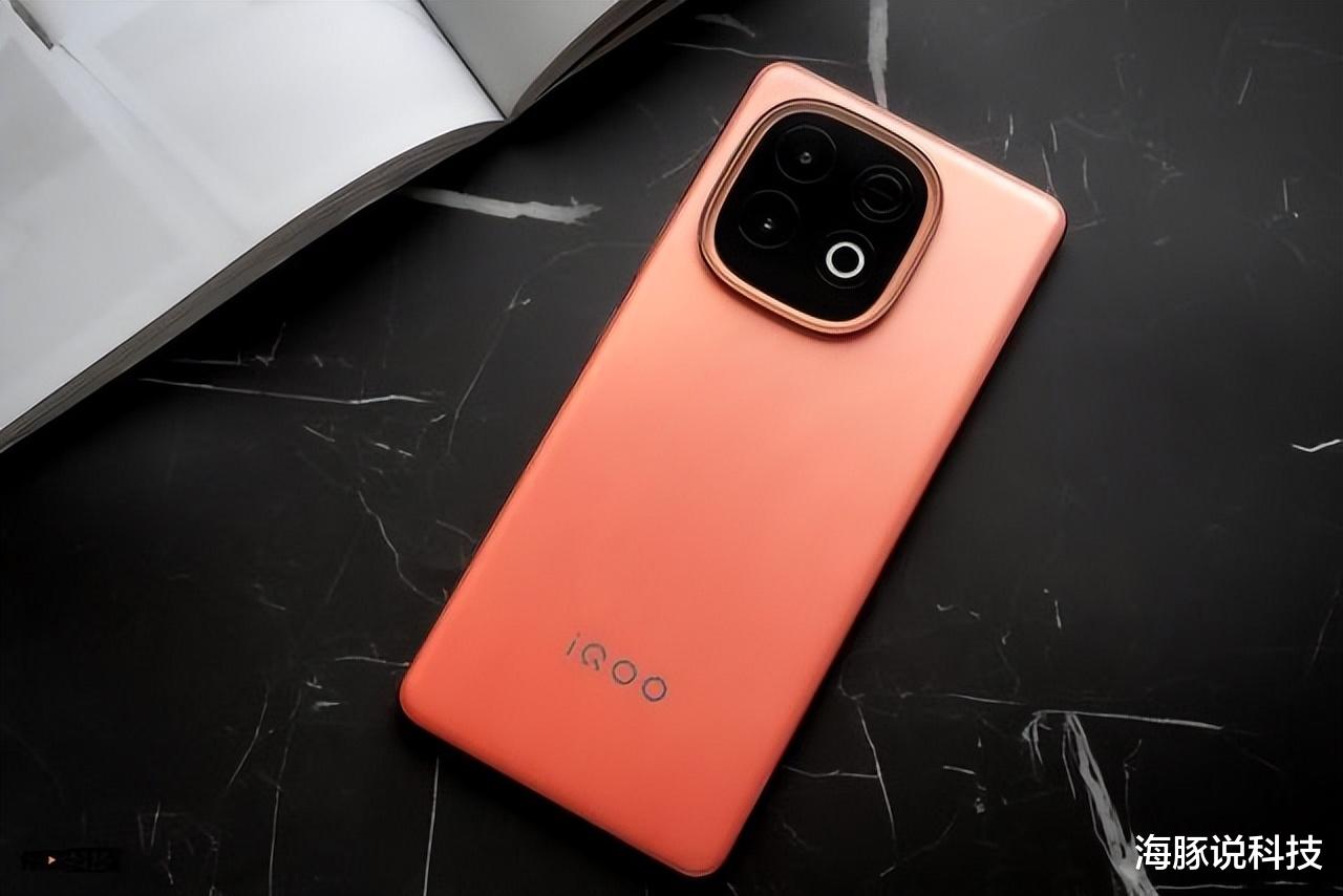 千元档位“性价比屠夫”,天玑8400+7620mAh+144Hz光域屏