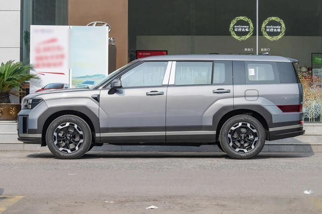 15万落地买大7座，还配2.0T+8AT，配置不俗，颜值比汉兰达漂亮