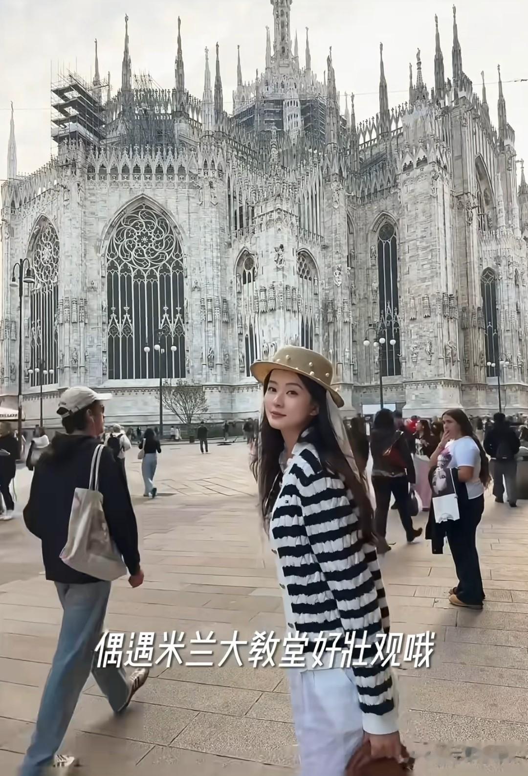 乔欣尼斯旅游，戴20块钱方巾，每天穿很漂亮，不拍戏反而更灵动