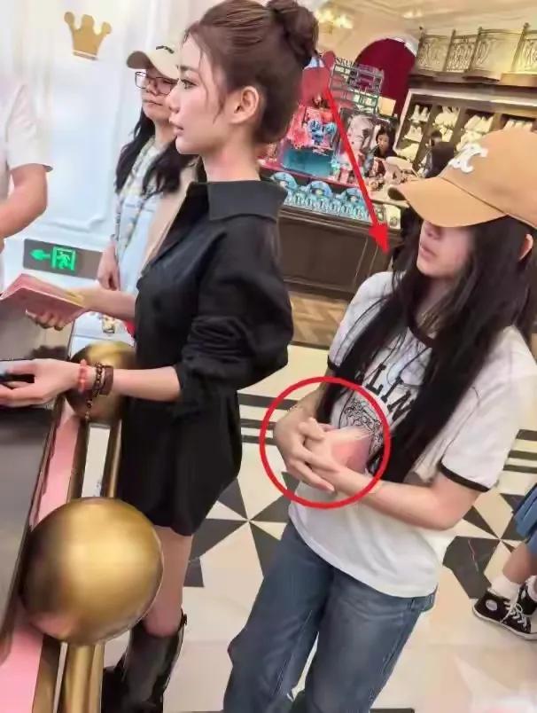 郑扬融好友爆马筱梅不孕,看中医多年没结果,网友表示不生更好