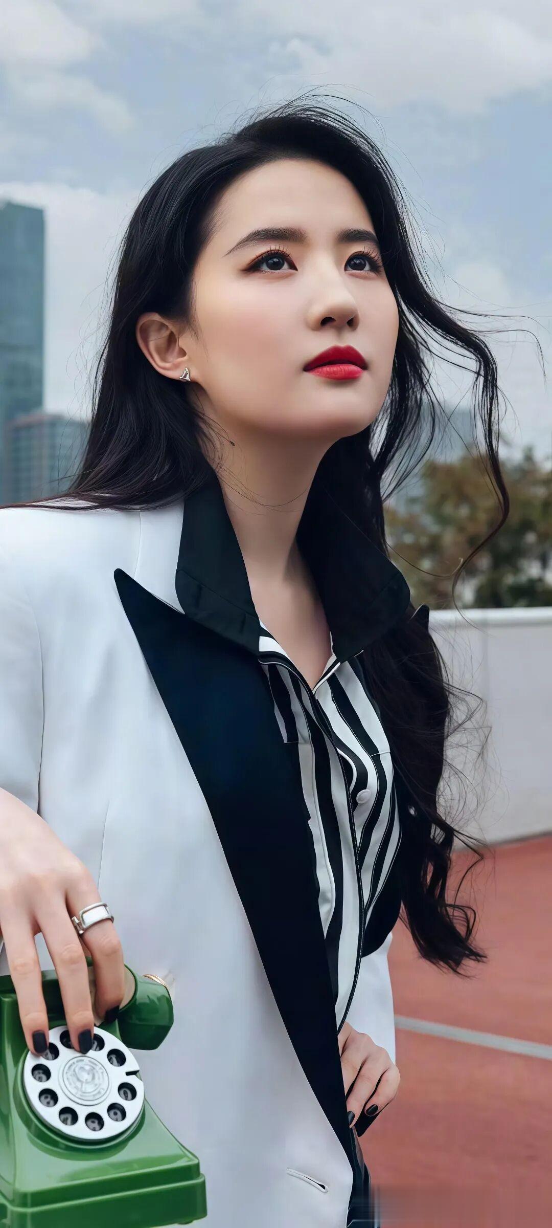 刘亦菲帅气高冷壁纸