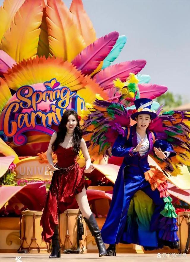 毛晓彤环球影城热舞刷屏！这自律强度直接碾压全场