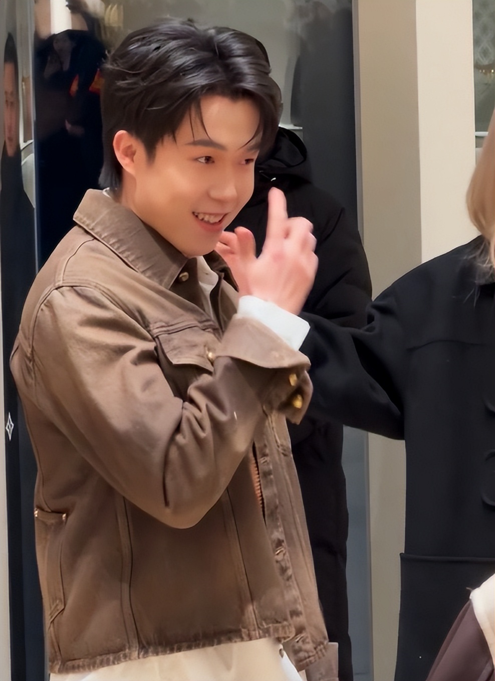 北京这一夜:王楚钦引全场尖叫,被金晨的嘴吓到,巩俐生图赢麻了