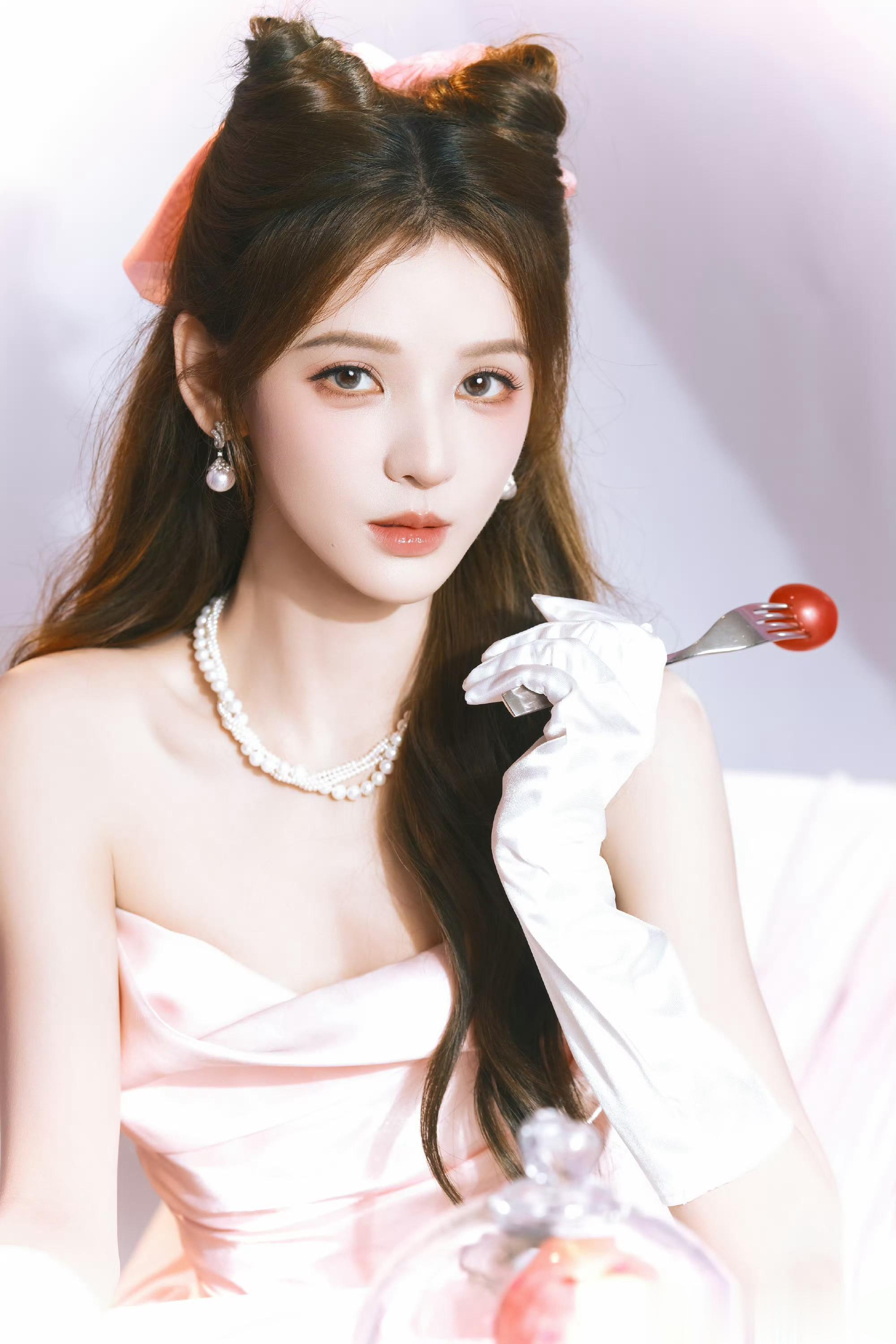 张予曦Ulike活动造型｜粉裙猫耳甜度爆棚