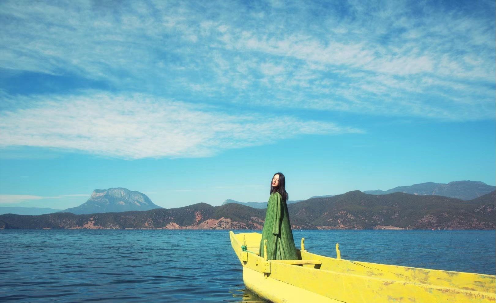 她是胡歌深爱、刘烨难忘的女人,受央视力捧多年,至今都没能走红