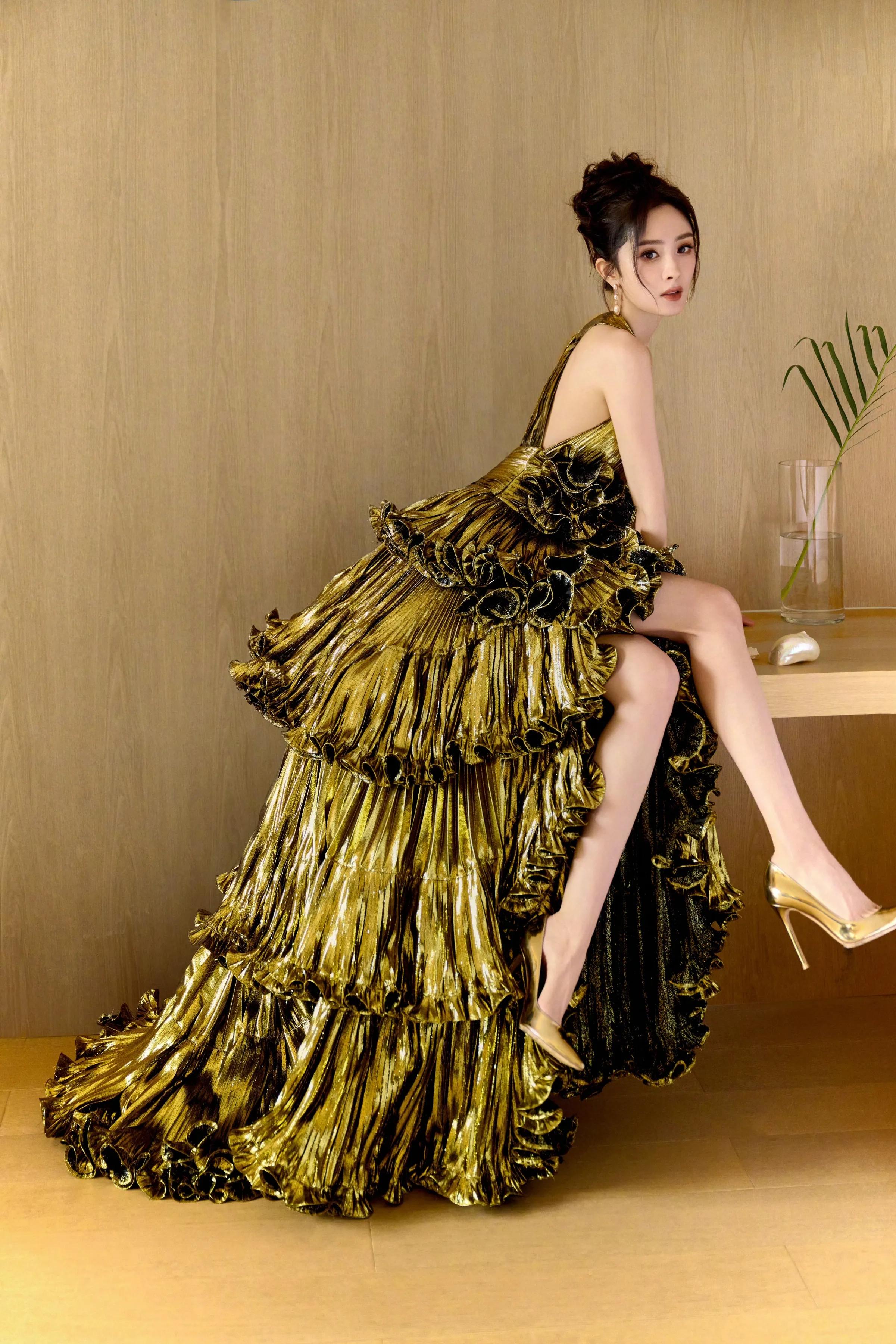 杨幂的百变红毯礼服妆造