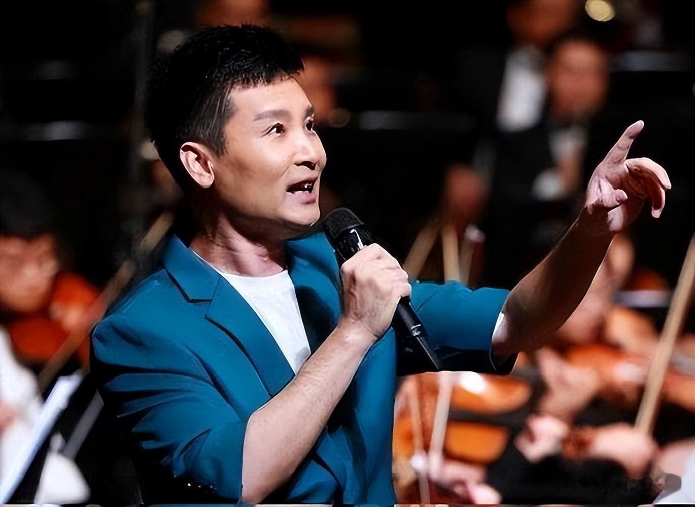 著名歌唱家刘和刚，娶小10岁高颜值娇妻，48岁儿女双全成人生赢家