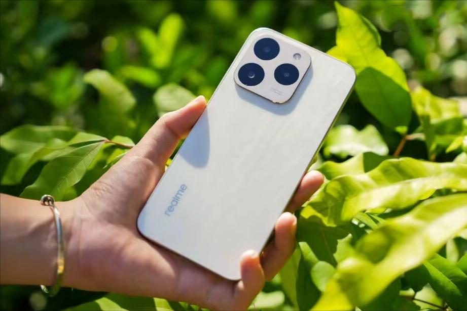 “千元小鋼炮”誕生！極窄直屏+7000mAh+IP69防水，現已跌至935元