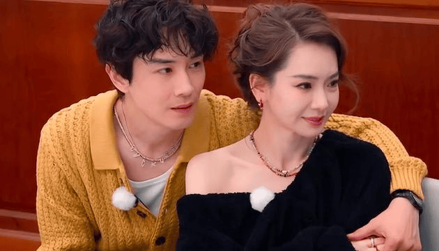 10岁Lucky近照释出！戚薇女儿成长蜕变引热议，爱与陪伴铸就自信光芒