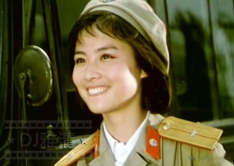 演员赵娜:巅峰时不输刘晓庆,却曾落魄到卖啤酒,晚年儿子成依靠