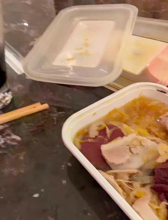 大S朋友圈曝光1周，汪小菲深夜失眠袒露心声，担心的事还是发生