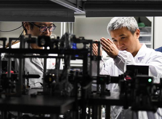 谷歌前CEO：雖然美國不愿承認，但中國落后美國的時代已經結束了