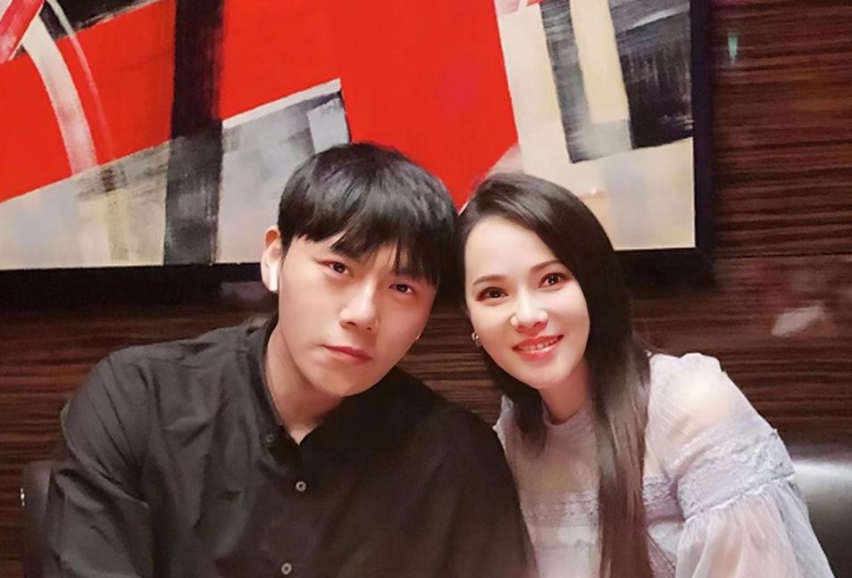 吃相难看?伊能静回应婚变过去4月,担心的事发生,或步黄奕后尘