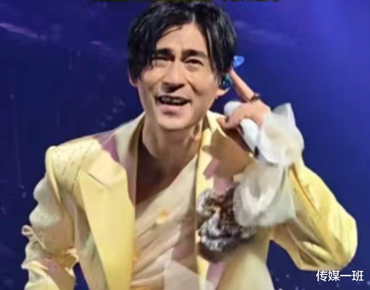 新F4演唱会上，周渝民就快让人认不出来了，这浓浓的“人夫感”啊