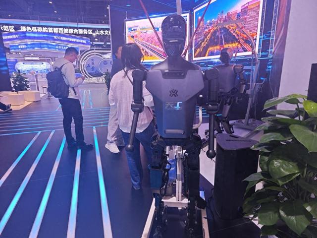 直擊北京科博會：“天工2.0”即將發布，機器人化身“老中醫”現場理療