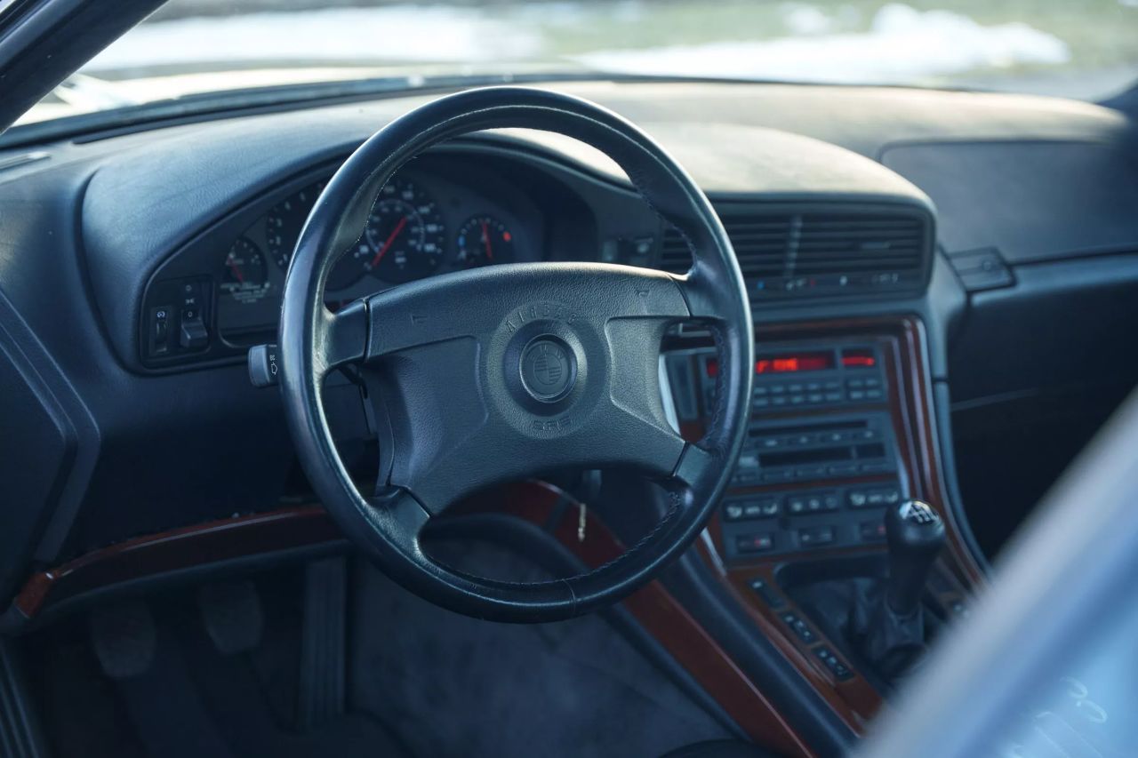 有人花6.1万美元把这辆1995年的手动版宝马850CSi“偷”回家