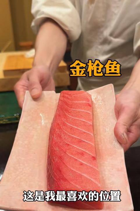 赵胤胤去日本一个人一顿饭花2000元,大口生吃海鲜,陈数养生不吃