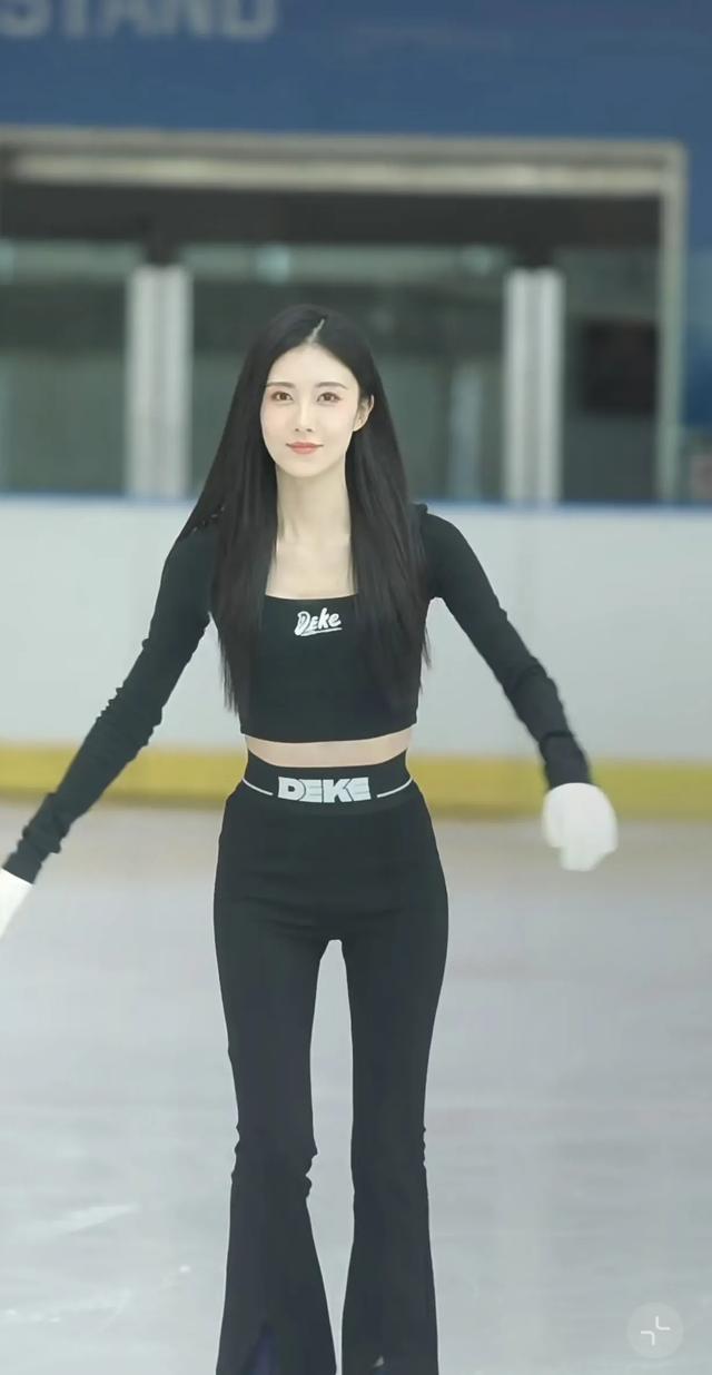 曹斐然身材“绝”了