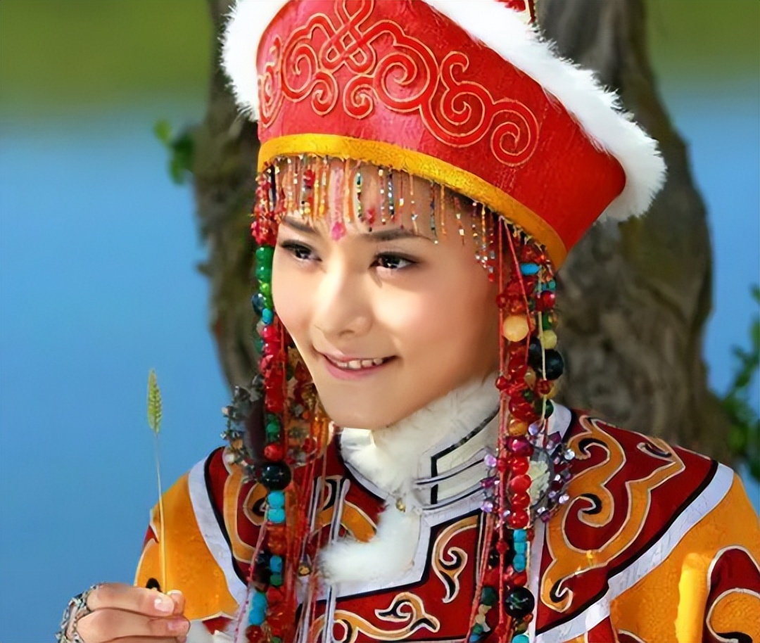 女演员长相多重要？看《灼灼韶华》热依扎，才知何为风韵犹存！