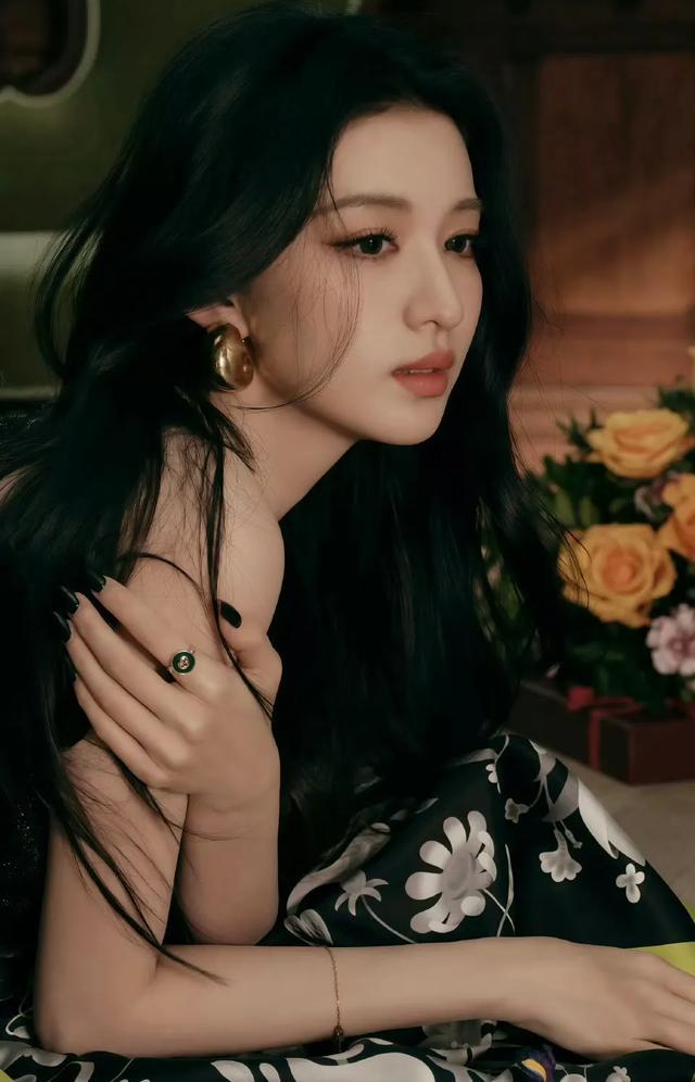 王楚然优雅迷人女神