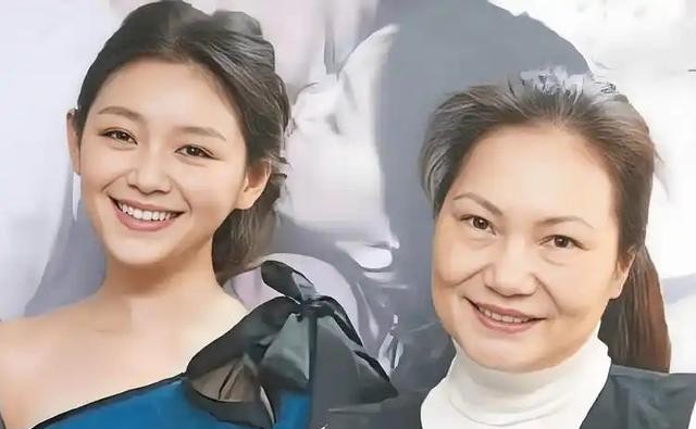 大S墓地曝光，和邓丽君相邻却是格子房，网友一个天上一个地下