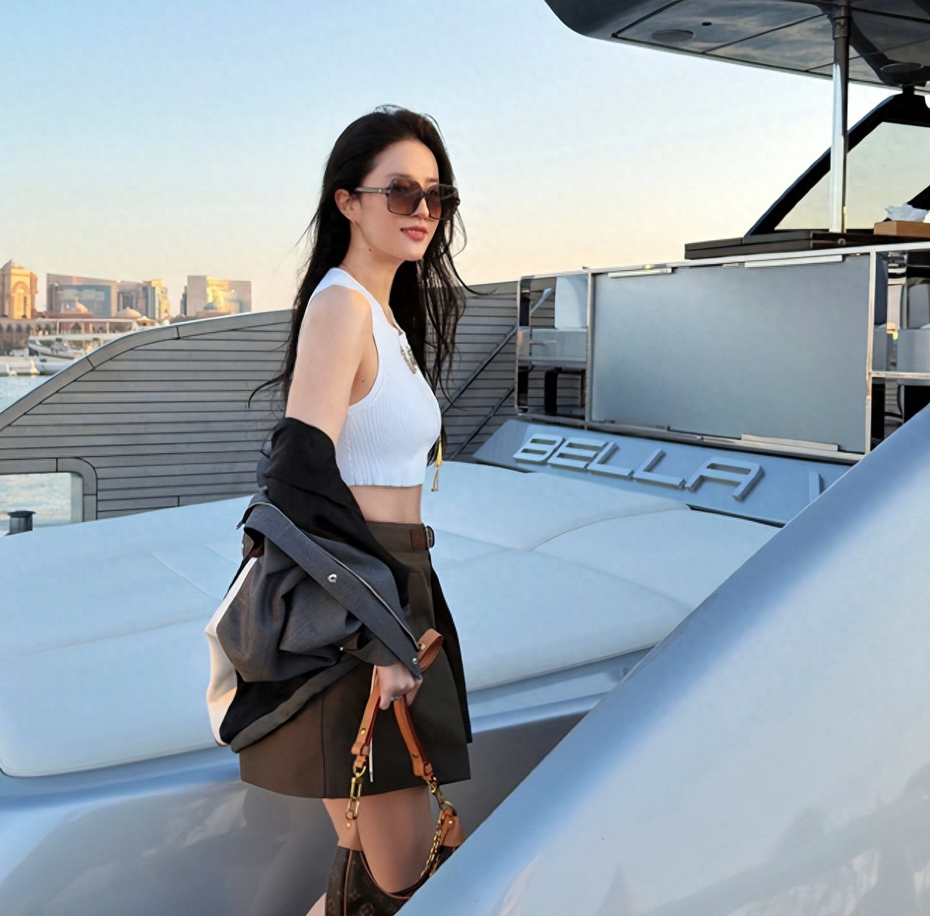 刘亦菲近照马甲线太抢眼！赵今麦周也复古美，看到祝绪丹：心动了