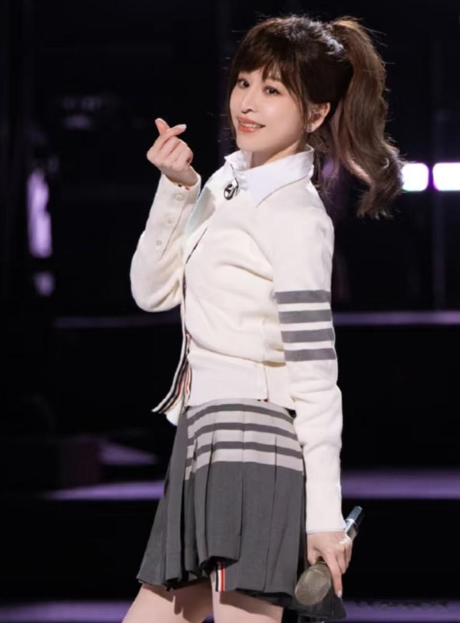 20位女明星出道前VS出道后，有人从小美到大，有人判若两人！