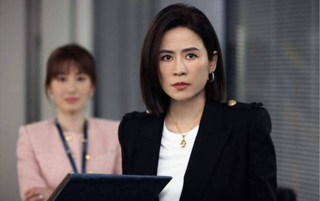 TVB前花旦与好友同框