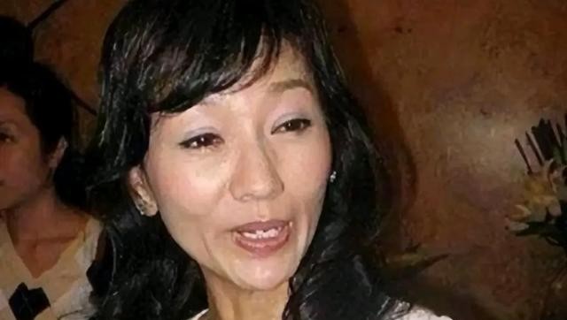 明星卸妆有多丑？刘嘉玲三角眼，周迅认不出，网友：不容貌焦虑了