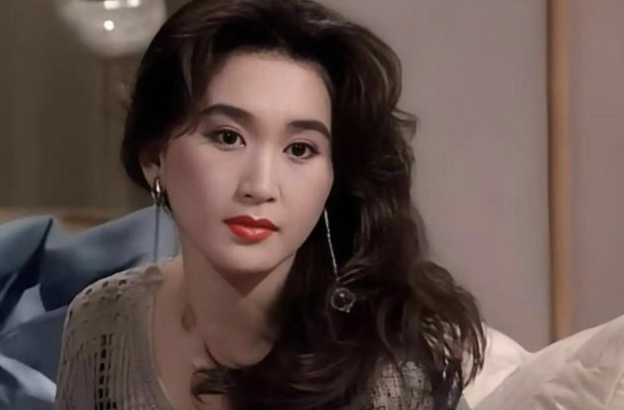 正脸美若天仙，侧脸颜值下凡接地气，这8位女星的正侧脸反差真大