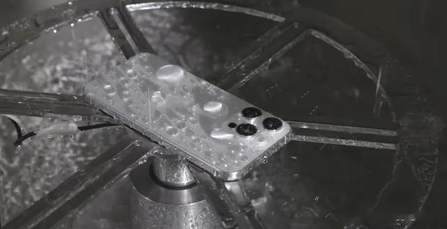 iPhone保值真相：探访苹果耐用度实验室，6大极限测试震撼揭秘！