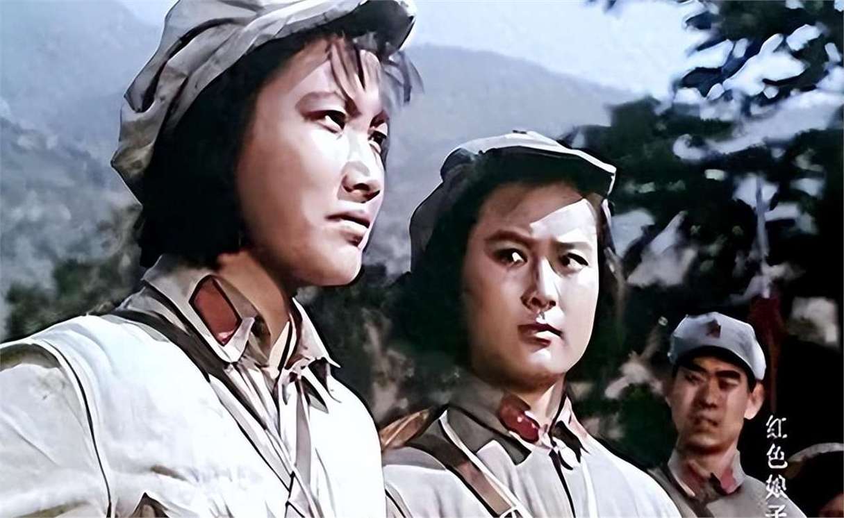 定居美国10余年，78岁却回国“捞金”，这就是人民口中\老艺术家\