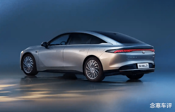 传统巨人转身，别克至境L7诚意之作，纯电302公里，价格决定成败